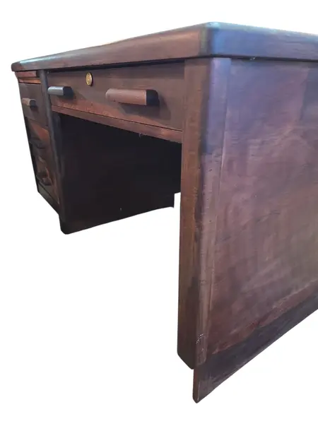 Foto de um(a) Escrivaninha Ritzmann Anos 60 - Impecável (Com Selo de Autenticidade), da categoria de Escrivaninhas e Mesas de escritório. Raridade para colecionadores e amantes do design vintage! Apresento esta escrivaninha original Ritzmann, ícone do mobiliário... Mostrado de uma perspectiva diferente. Vendido no marketplace Trésors.