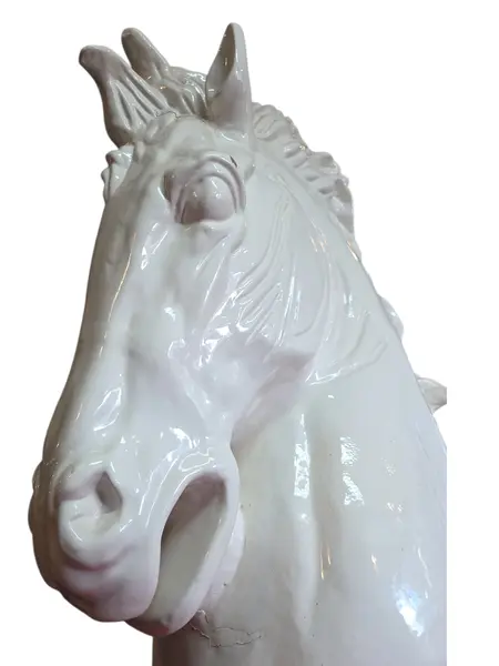 Foto de um(a) Garanhão em Porcelana Esmaltada, da categoria de Escultura. Escultura em porcelana fina com acabamento em esmalte de alto brilho. A técnica de esmaltação a altas temperaturas garante... Mostrado de uma perspectiva diferente. Vendido no marketplace Trésors.