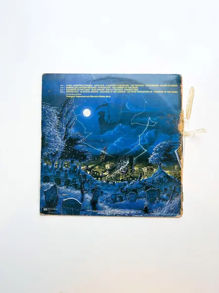 Foto de um(a) ​LP duplo Live After Death, Iron Maiden, de 1985, da categoria de LPs ou Discos de Vinil . LP duplo Live After Death, Iron Maiden, de 1985. Mínimos riscos superficiais. Mostrado de uma perspectiva diferente. Vendido no marketplace Trésors.