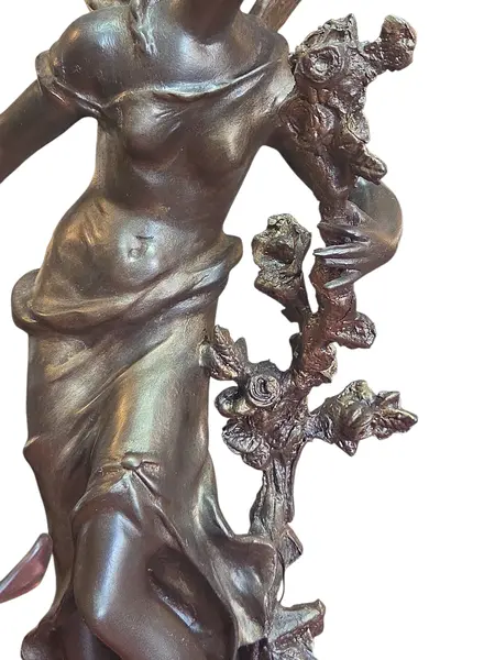 Foto de um(a) Antiga Luminária Escultura Petit Bronze Estilo Art Nouveau - Tulipa em Vidro Acetinado, da categoria de Escultura. Elegância e Arte em uma Peça Única Apresentamos esta magnífica luminária escultura confeccionada em petit bronze, uma peça... Mostrado de uma perspectiva diferente. Vendido no marketplace Trésors.