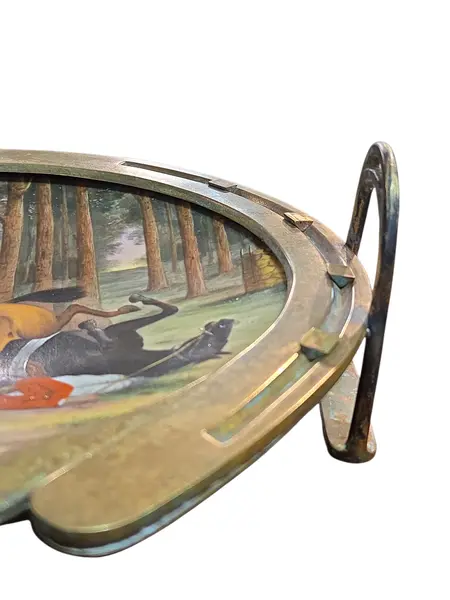 Foto de um(a) Centro de Mesa Austríaco Século XIX – Cena Clássica, da categoria de Centro de mesa. Uma obra de arte da cerâmica europeia do século XIX. Este imponente centro de mesa é um exemplar magnífico da produção... Mostrado de uma perspectiva diferente. Vendido no marketplace Trésors.