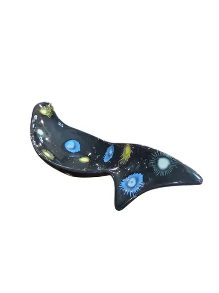 Foto de um(a) Centro de Mesa Modernista em Cerâmica Weiss, da categoria de Centro de mesa. Elegante peça decorativa em cerâmica vitrificada, produzida pela icônica manufatura Weiss. Com um design orgânico e fluido,... Mostrado de uma perspectiva diferente. Vendido no marketplace Trésors.