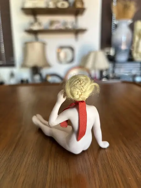 Foto de um(a) Antiga Rara Escultura Erótica Feminina Banhista Biscuit, da categoria de Escultura. Antiga e rara banhista, pequena escultura erótica feminina em Biscuit alemão, peça artística, feita à mão. Início do século... Mostrado de uma perspectiva diferente. Vendido no marketplace Trésors.