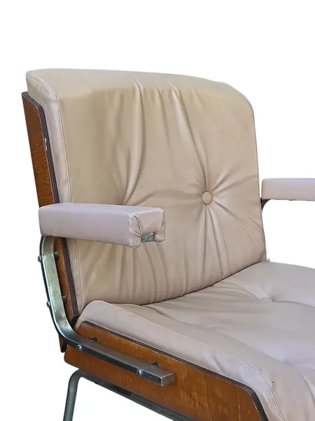 Foto de um(a) Poltrona Móveis Cimo, da categoria de Outras cadeiras . Rara cadeira de escritório fabricada pela Móveis Cimo (Curitiba-PR), o maior nome da história do mobiliário industrial... Mostrado de uma perspectiva diferente. Vendido no marketplace Trésors.