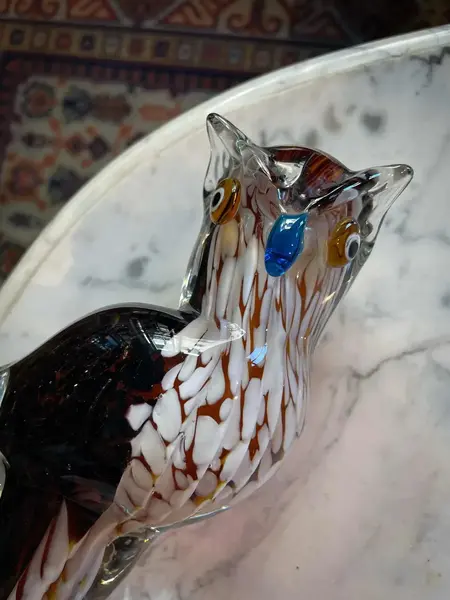 Foto de um(a) Antiga Obra Escultura De Coruja Art Deco Em Murano Italiano, da categoria de Escultura. ~ Italy Glass ~Belíssima escultura de coruja feita à mão em Murano artístico. Símbolo da inteligência e da sabedoria, a... Mostrado de uma perspectiva diferente. Vendido no marketplace Trésors.