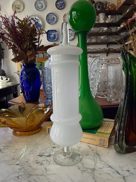 Foto de um(a) Antigo Potiche Vaso Jarro Art Deco Opalina Murano Branco, da categoria de Garrafas, potes e jarros. ~ Kastrup Holmegaard ~Antigo e grande potiche em opalina dinamarquesa Sandwich Glass (quando temos mais de um tipo de vidro... Mostrado de uma perspectiva diferente. Vendido no marketplace Trésors.