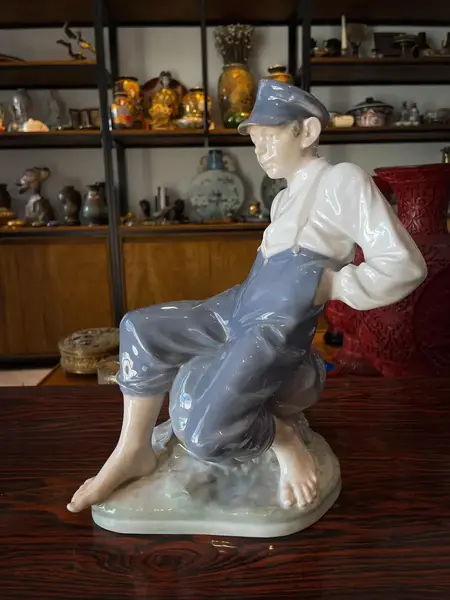 Foto de um(a) Antiga Escultura Figura Masculina Porcelana Royal Copenhagen, da categoria de Escultura. ~ Royal Copenhagen ~ Para quem gosta de peças importantes. Antiga e imponente obra titulada pelo artista Christian Thomsen... Mostrado de uma perspectiva diferente. Vendido no marketplace Trésors.