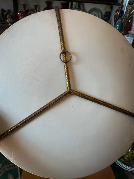 Foto de um(a) Antigo Medalhão Prato Decorativo Com Caça Porcelana Francesa, da categoria de Pratos Decorativos. Antigo e grande prato/medalhão decorativo em porcelana francesa. Decoração com lindíssima cena, ricamente pintada à mão, uma... Mostrado de uma perspectiva diferente. Vendido no marketplace Trésors.