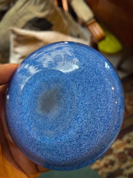 Foto de um(a) Antigo Par De Bowl Decorativo Em Murano Italiano Assinado, da categoria de Travessas e tigelas. Par de bowls decorativos em legítimo murano italiano. Peças feitas à mão, versáteis e decorativos. Assinado. Período Art... Mostrado de uma perspectiva diferente. Vendido no marketplace Trésors.