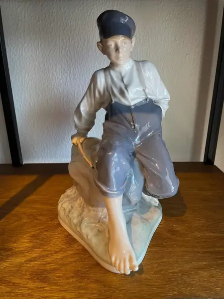 Foto de um(a) Antiga Escultura Figura Masculina Porcelana Royal Copenhagen, da categoria de Escultura. ~ Royal Copenhagen ~ Para quem gosta de peças importantes. Antiga e imponente obra titulada pelo artista Christian Thomsen... Mostrado de uma perspectiva diferente. Vendido no marketplace Trésors.