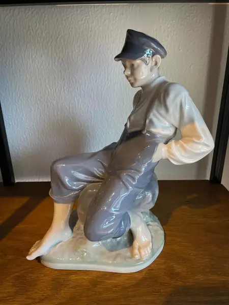 Foto de um(a) Antiga Escultura Figura Masculina Porcelana Royal Copenhagen, da categoria de Escultura. ~ Royal Copenhagen ~ Para quem gosta de peças importantes. Antiga e imponente obra titulada pelo artista Christian Thomsen... Mostrado de uma perspectiva diferente. Vendido no marketplace Trésors.