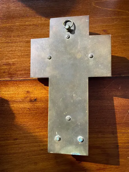 Foto de um(a) Antigo Crucifixo Cristo Em Bronze Francês Pia Batismal Ônix, da categoria de Objetos religiosos e espirituais. Antigo e raro crucifixo com recipiente para água benta, chamado antigamente de benteiro ou pia batismal. Peça francesa em... Mostrado de uma perspectiva diferente. Vendido no marketplace Trésors.