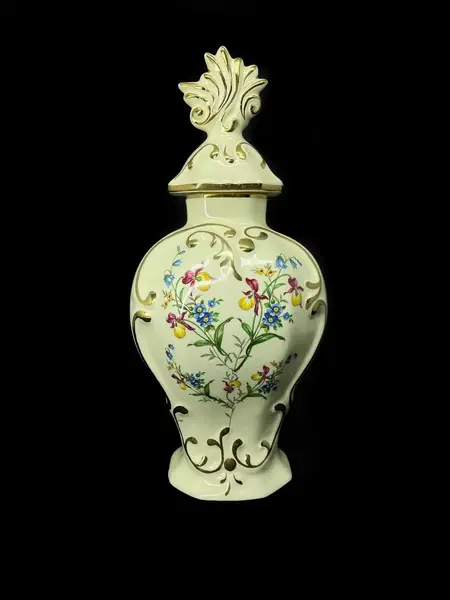 Foto de um(a) Antigo Raro Potiche Em Porcelana Holandesa Gouda Art Deco, da categoria de Vasos e recipientes. Gouda. Antigo e lindo potiche em porcelana artística holandesa. Pintada à mão, decoração floral com filetes em ouro. Meados... Mostrado de uma perspectiva diferente. Vendido no marketplace Trésors.