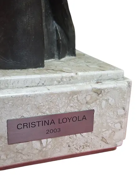 Foto de um(a) Escultura Decorativa - Cristina Loyola, da categoria de Escultura. Magnífica escultura autoral da artista plástica Cristina Loyola, conhecida pelo seu estilo único que mistura elementos da... Mostrado de uma perspectiva diferente. Vendido no marketplace Trésors.