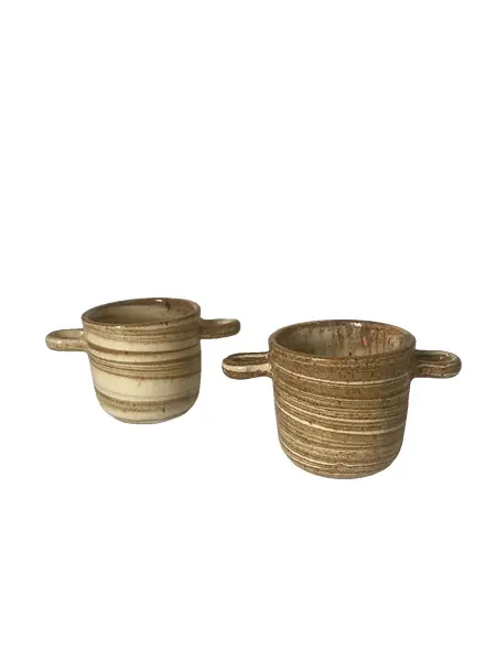 Foto de um(a) Par de pequenos cachepots em cerâmica, da categoria de Cachepot. Dupla de pequenos cachepôs em cerâmica. A 6 cm | D 7 cm. Vendido no marketplace Trésors.