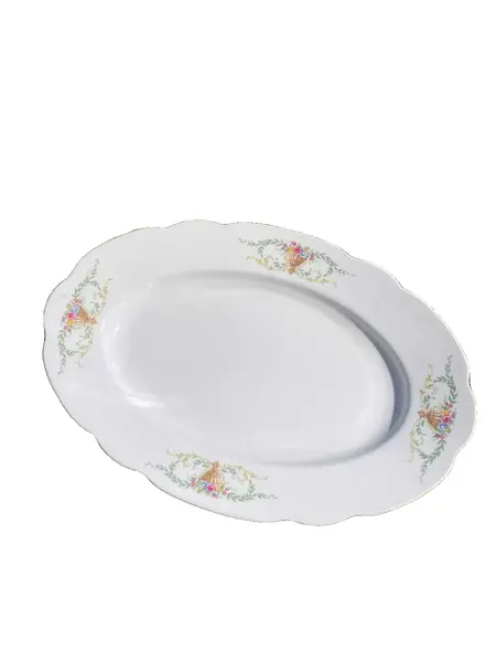 Foto de um(a) Antigo Grande Travessa Em Porcelana Floral Czechoslovakia, da categoria de Travessas e tigelas. Grande travessa em porcelana czechoslovakia, decoração floral. Medidas 36x24,5cm. Vendido no marketplace Trésors.