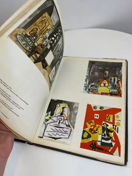 Foto de um(a) Livro capa dura em português - Picasso - 1981, da categoria de Livros. Livro capa dura em português, de 1981, muito ilustrado a cores, sobre as obras de Picasso. Marcas do tempo e uso. 150... Mostrado de uma perspectiva diferente. Vendido no marketplace Trésors.