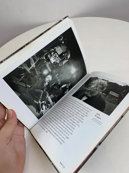 Foto de um(a) ​Livro editorial “Fotografia do Século XX” do Museum Ludwig de Colônia, da categoria de Livros, revistas e documentos. Livro capa encadernação editorial “Fotografia do Século XX” do Museum Ludwig de Colônia, publicado pela Taschen em 2001, em... Mostrado de uma perspectiva diferente. Vendido no marketplace Trésors.