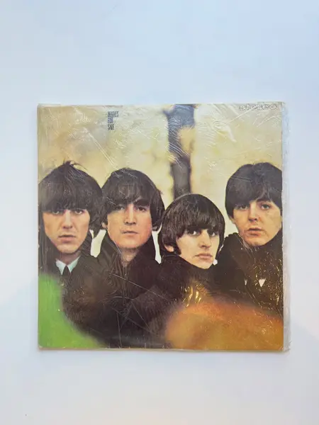 Foto de um(a) ​ LP Beatles For Sale - 1988, da categoria de LPs ou Discos de Vinil. LP Beatles For Sale, de 1988. Perfeito estado. Mostrado de uma perspectiva diferente. Vendido no marketplace Trésors.