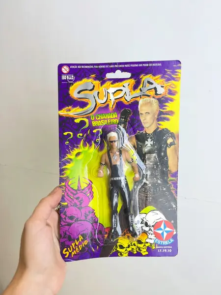 Foto de um(a) ​Boneco do Supla - original e lacrado - anos 90, da categoria de Bonecas e bonecos de ação. Boneco do Supla, ainda lacrado, original da década de 90. Mostrado de uma perspectiva diferente. Vendido no marketplace Trésors.