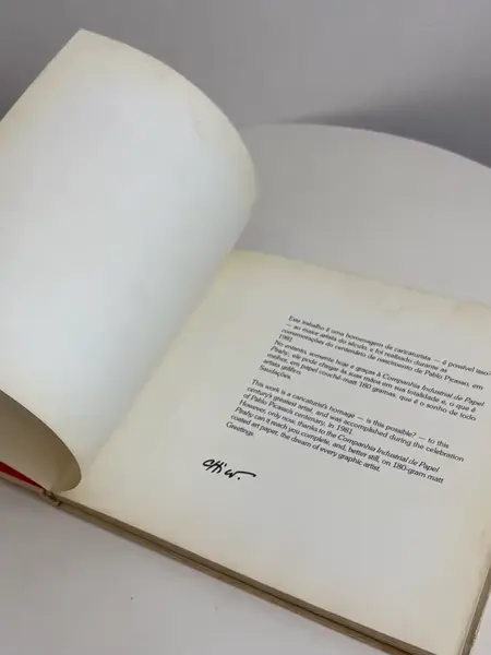 Foto de um(a) Livro "Pablo, Mon Amour!" - Editora O Globo 1987, da categoria de Livros. Livro capa dura em português, de 1987. O livro é “uma homenagem de caricaturista ao maior artista do século e foi realizado... Mostrado de uma perspectiva diferente. Vendido no marketplace Trésors.