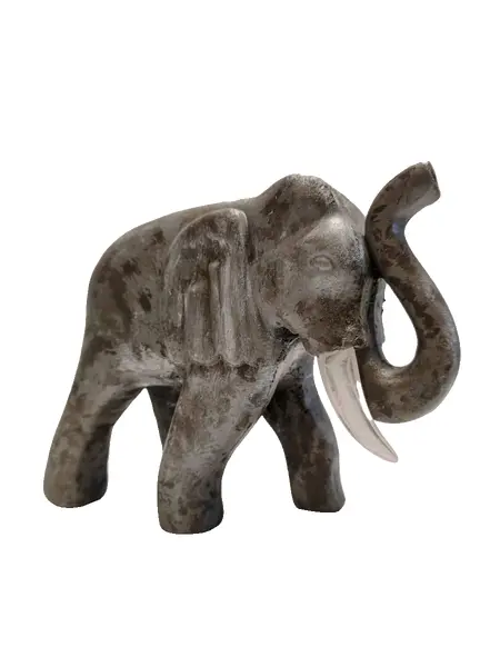 Foto de um(a) Elefante Africano em Madeira, Década de 1990, da categoria de Modelos e estatuetas. Elefante africano esculpido em madeira monocromático, dentes de acrílico e rabo de cobre, década de 1990.A 11 cm L: 13,5 cm... Vendido no marketplace Trésors.