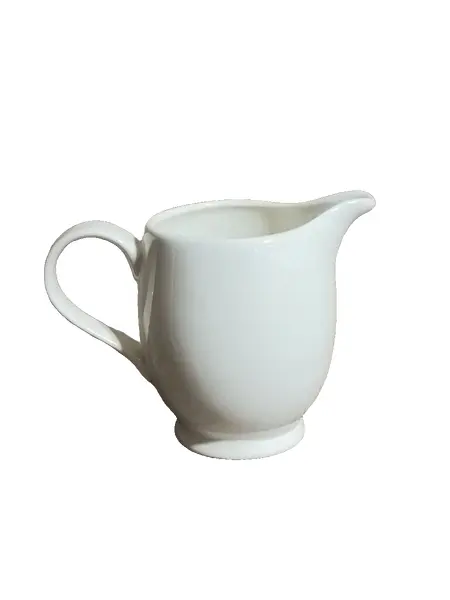 Foto de um(a) Cremeira Porcelana Australiana Maxwell Williams, Década de 1990, da categoria de Cremeiras. Cremeira em porcelana branca lisa, década de 1990 marca: maxwell williams designer homewares, procedência australiana A:... Vendido no marketplace Trésors.