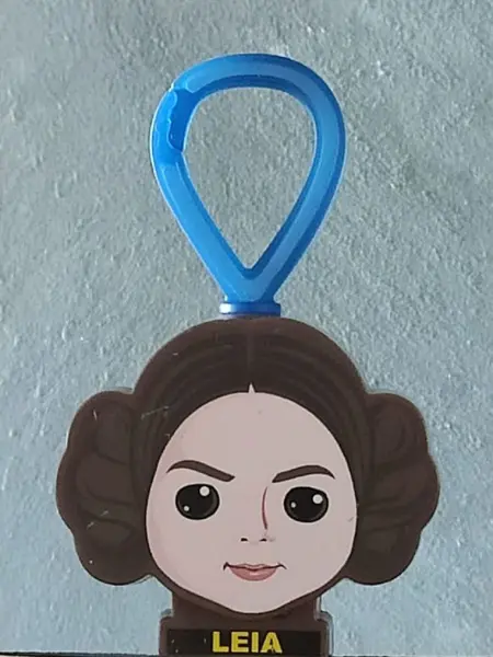 Foto de um(a) Coleção Star Wars - Mc Donald's, da categoria de Memorabilia de mídia e entretenimento. Coletânea de colecionáveis star wars - mcdonald's, de 2019, made in china A: 12.5cm L: 5cm aproximadamente. Mostrado de uma perspectiva diferente. Vendido no marketplace Trésors.