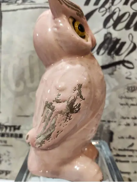 Foto de um(a) Mommy Coruja 90'S, da categoria de Modelos e estatuetas. Coruja com filhote em cerâmica esmaltada e com início de craquelamento, década de 1990 sem marca do fabricante. A: 18 cm L:... Mostrado de uma perspectiva diferente. Vendido no marketplace Trésors.