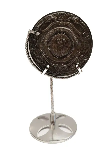 Foto de um(a) Medalha Centenário Associação Comercial de Porto Alegre 1858 - 1958, da categoria de Medalhas. Medalha em ferro fundido comemorativo ao centenário da associação comercial de porto alegre - 1858 - 1958. Suporte em metal... Vendido no marketplace Trésors.
