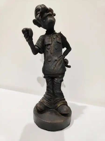 Foto de um(a) Escultura Caricata Velho Dentista, da categoria de Escultura. Escultura caricatura de um velho dentista com boticão na mão e tudo. Feito em resina com pátina oxidada e base de pedra... Mostrado de uma perspectiva diferente. Vendido no marketplace Trésors.