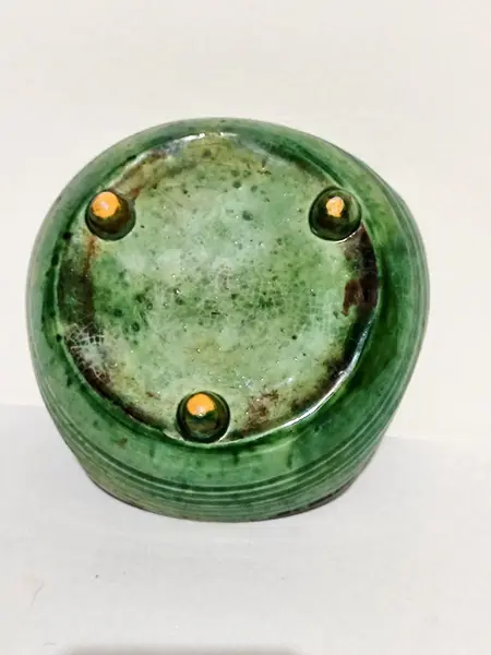 Foto de um(a) Bowl em Cerâmica Esmaltada e Vitrificada, da categoria de Tigelas decorativas. Bowl em cerâmica de alta temperatura, esmaltada, vitrificada e craquelada. A: 6,5 cm / D: 18 cm Peso: 403 g. Mostrado de uma perspectiva diferente. Vendido no marketplace Trésors.