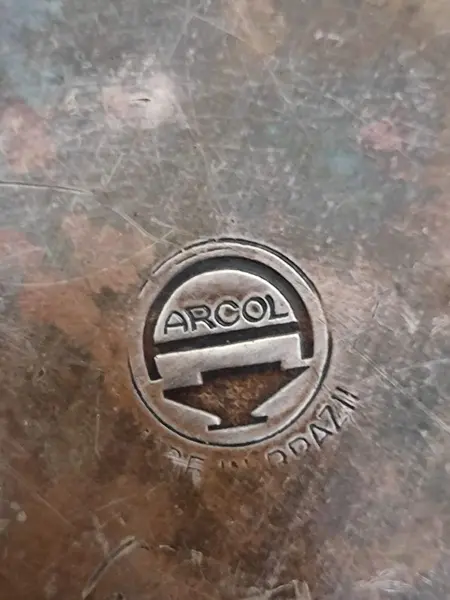 Foto de um(a) Panela em Cobre e Madeira, Arcol, Década de 1990, da categoria de Panelas. Panela de cobre com cabo de madeira e alça em cobre, da marca arcol, década de 1990. A: 9 cm Diâmetro: 16,5 cm Cabo: 15 cm... Mostrado de uma perspectiva diferente. Vendido no marketplace Trésors.