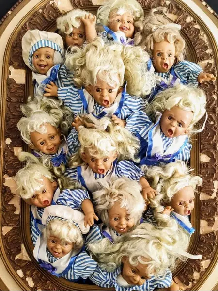 Foto de um(a) Gloobee Dolls anos 90, da categoria de Bonecas. Bonecas caretinha gloobee dolls, em vinil com corpo de tecido revestido com fibra e cabelos de fibra sintética, tendo como... Mostrado de uma perspectiva diferente. Vendido no marketplace Trésors.
