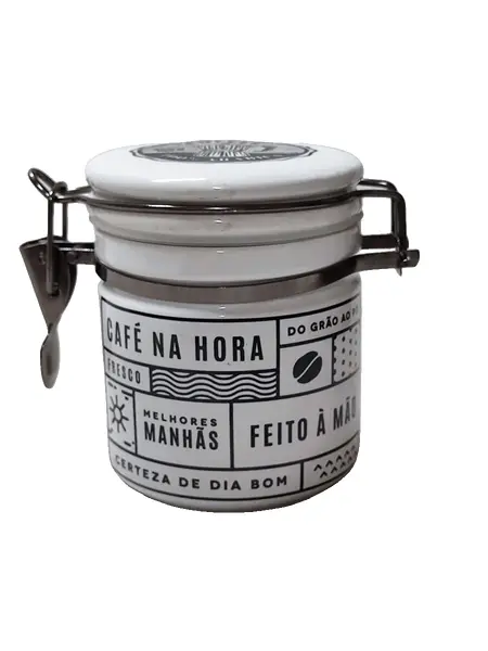 Foto de um(a) Pequeno Pote em Porcelana para Café, Década de 2000, da categoria de Garrafas, potes e jarros. Pequeno pote em porcelana com tampa hermética para colocar pequena quantidade de café moído na hora, década de 2000. A: 10... Vendido no marketplace Trésors.