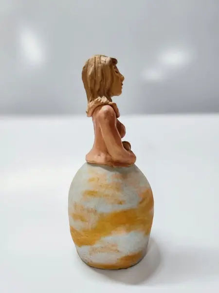Foto de um(a) Escultura Mulher em Terracota, Década de 1990, da categoria de Escultura. Escultura de mulher em terracota e policromia origem: santa catarina, década de 1990, peça única, mas sem assinatura do... Mostrado de uma perspectiva diferente. Vendido no marketplace Trésors.