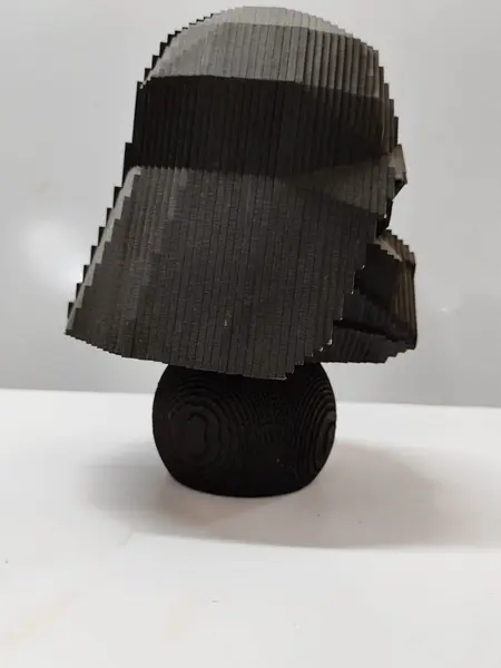 Foto de um(a) Escultura Darth Vader, da categoria de Modelos e estatuetas. Escultura darth vader ebanizada feita em mdf com corte a laser e fatias dimensionadas e geradas por programa de computador,... Mostrado de uma perspectiva diferente. Vendido no marketplace Trésors.