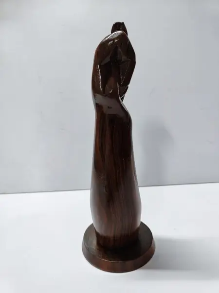 Foto de um(a) Figa Esculpida em Jacarandá, Década de 1980, da categoria de Modelos e estatuetas. Figa esculpida em jacarandá com base circular, década de 1980. A: 22 cm / Diâmetro: 5 cm / Diâmetro da base: 7,5 cm peso:... Mostrado de uma perspectiva diferente. Vendido no marketplace Trésors.