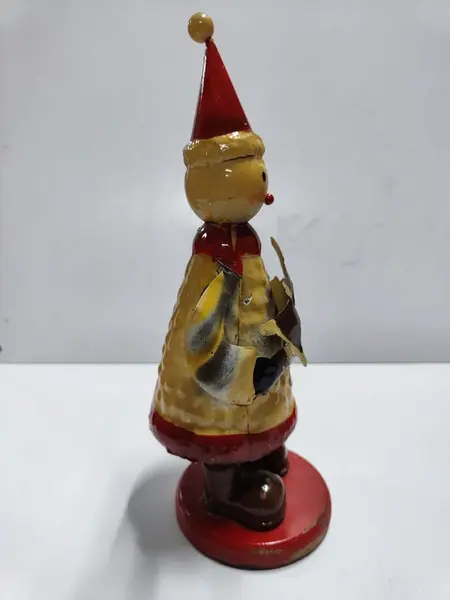 Foto de um(a) Boneco de Neve Natalino em Flanders, Década de 1990, da categoria de Modelos e estatuetas. Boneco de neve natalino: em lata de flanders policromada, preservado e com todo o charme do uso, década de 1990 A: 26 cm... Mostrado de uma perspectiva diferente. Vendido no marketplace Trésors.