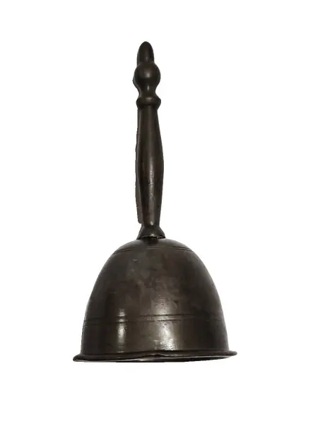 Foto de um(a) Sino em Estanho, Década de 1960, da categoria de Outros objetos decorativos. Sino de mesa em estanho com haste e badalo também em estanho, década de 1960. Sem marca do fabricante. A: 13 cm Diâmetro:... Vendido no marketplace Trésors.
