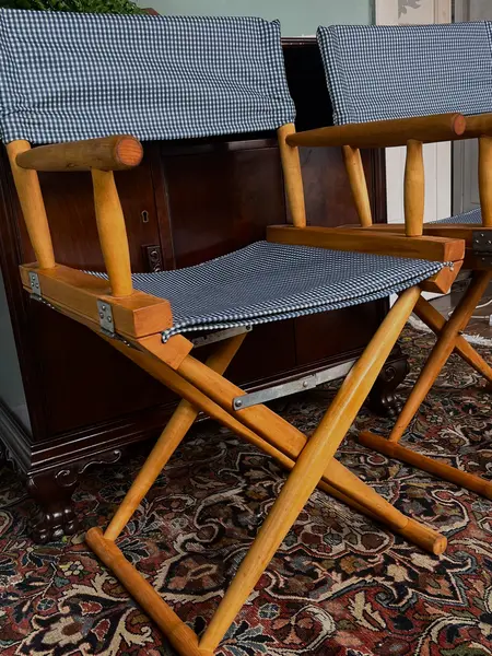Foto de um(a) Cadeira Diretor dobrável em madeira nobre, da categoria de Outras cadeiras. Cadeiras Diretor Dobráveis Cadeira articulada estilo diretor, estruturada em madeira com ferragens de articulação. O assento... Mostrado de uma perspectiva diferente. Vendido no marketplace Trésors.