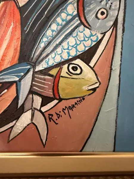 Foto de um(a) Romano Di Martino - "Il Gatto Ei Suoi Pesci" - 70 x 50 cm - Óleo Sobre Tela - Assinado no Canto Inferior Direito e Datado de 2005, da categoria de Pinturas. Romano Di Martino (1940–2010) foi um renomado pintor, desenhista e gravador conhecido por suas telas vibrantes que mesclam... Mostrado de uma perspectiva diferente. Vendido no marketplace Trésors.