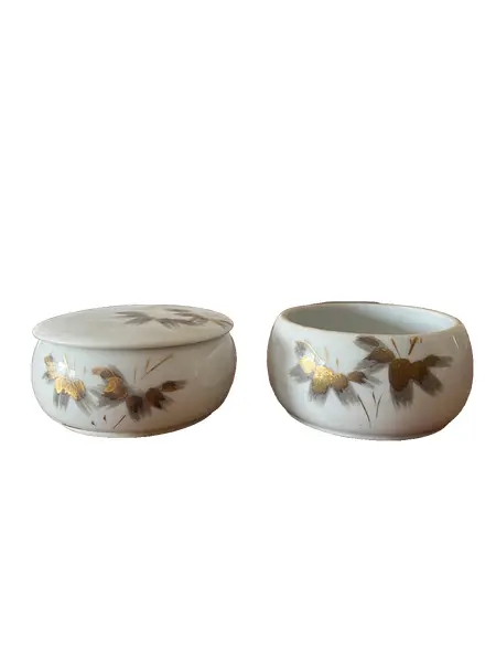 Foto de um(a) Dupla de porta joias, da categoria de Porta-Jóias. Dupla de porta jóias em porcelana 4,5 altura, 9 diâm:. Vendido no marketplace Trésors.