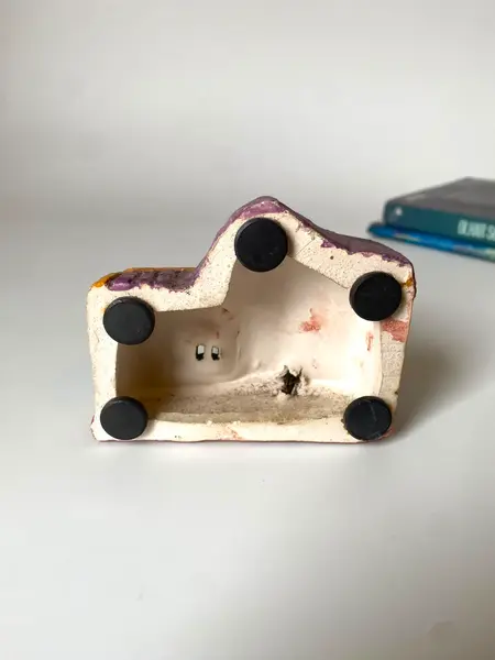 Foto de um(a) Ímã de Buenos Aires, da categoria de Memorabilia de viagem & souvenir. Ímã de casinha souvenir de Buenos Aires Mede: 9 x 7cm. Mostrado de uma perspectiva diferente. Vendido no marketplace Trésors.