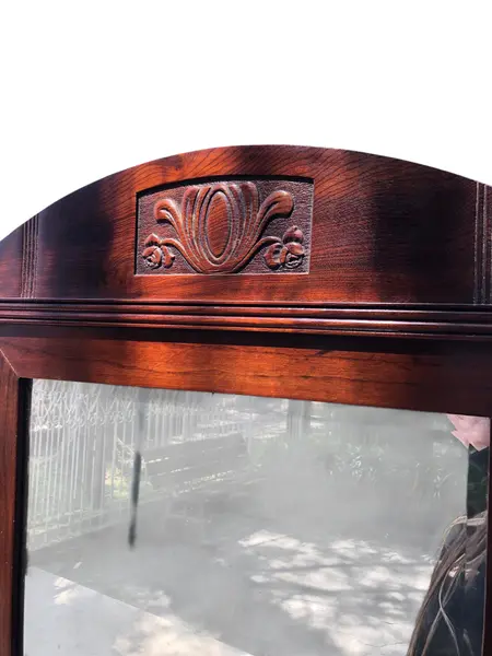 Foto de um(a) ​Penteadeira clássica com 3 espelhos articulados, espelho original em cristal bisotê e mármore no centro Ótimo estado de conservação!, da categoria de Penteadeiras. Penteadeira clássica com 3 espelhos articulados, espelho original em cristal bisotê e mármore no centro; Ótimo estado de... Mostrado de uma perspectiva diferente. Vendido no marketplace Trésors.