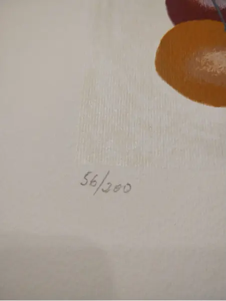 Foto de um(a) Lucas Pennacchi - Natureza Morta é uma serigrafia medindo 31 x 36 cm, datada de 1997 e assinada a mão pelo artista, da categoria de Serigrafia. Lucas Maria José Pennacchi (São Paulo, 20 de fevereiro de 1960) é um respeitado pintor, desenhista e gravador brasileiro.... Mostrado de uma perspectiva diferente. Vendido no marketplace Trésors.