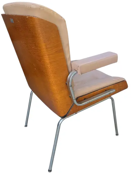 Foto de um(a) Poltrona Móveis Cimo, da categoria de Outras cadeiras . Rara cadeira de escritório fabricada pela Móveis Cimo (Curitiba-PR), o maior nome da história do mobiliário industrial... Mostrado de uma perspectiva diferente. Vendido no marketplace Trésors.