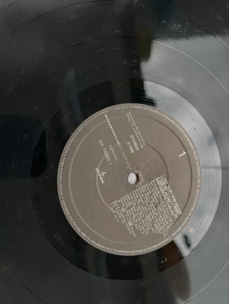 Foto de um(a) ​Disco de vinil Introspective - Pet Shop Boys 1988, da categoria de LPs ou Discos de Vinil. Disco de vinil Introspective, Pet Shop Boys, de 1988. Possui mínimos ricos bem superficiais que não atrapalham o áudio. Capa... Mostrado de uma perspectiva diferente. Vendido no marketplace Trésors.