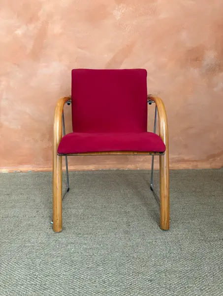 Foto de um(a) Cadeira Thonet S320, da categoria de Cadeiras, bancos e banquetas. Com o selo original da Thonet, a S320 é um modelo criado nos anos 1980 pelos designers Wulf Schneider & Ulrich Böhme.... Mostrado de uma perspectiva diferente. Vendido no marketplace Trésors.