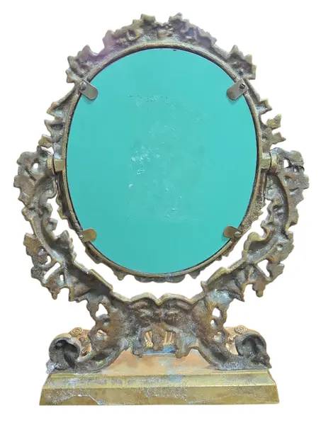 Foto de um(a) Espelho de Mesa Basculante em Bronze – Base com Concha e Pés em Garra, da categoria de Espelhos. Elegante espelho de mesa basculante (psiquê) confeccionado integralmente em bronze maciço, apresentando um trabalho de... Mostrado de uma perspectiva diferente. Vendido no marketplace Trésors.